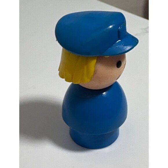 Vintage Fisher-Price Little People Policewoman Police Figure - Picture 2 of 6